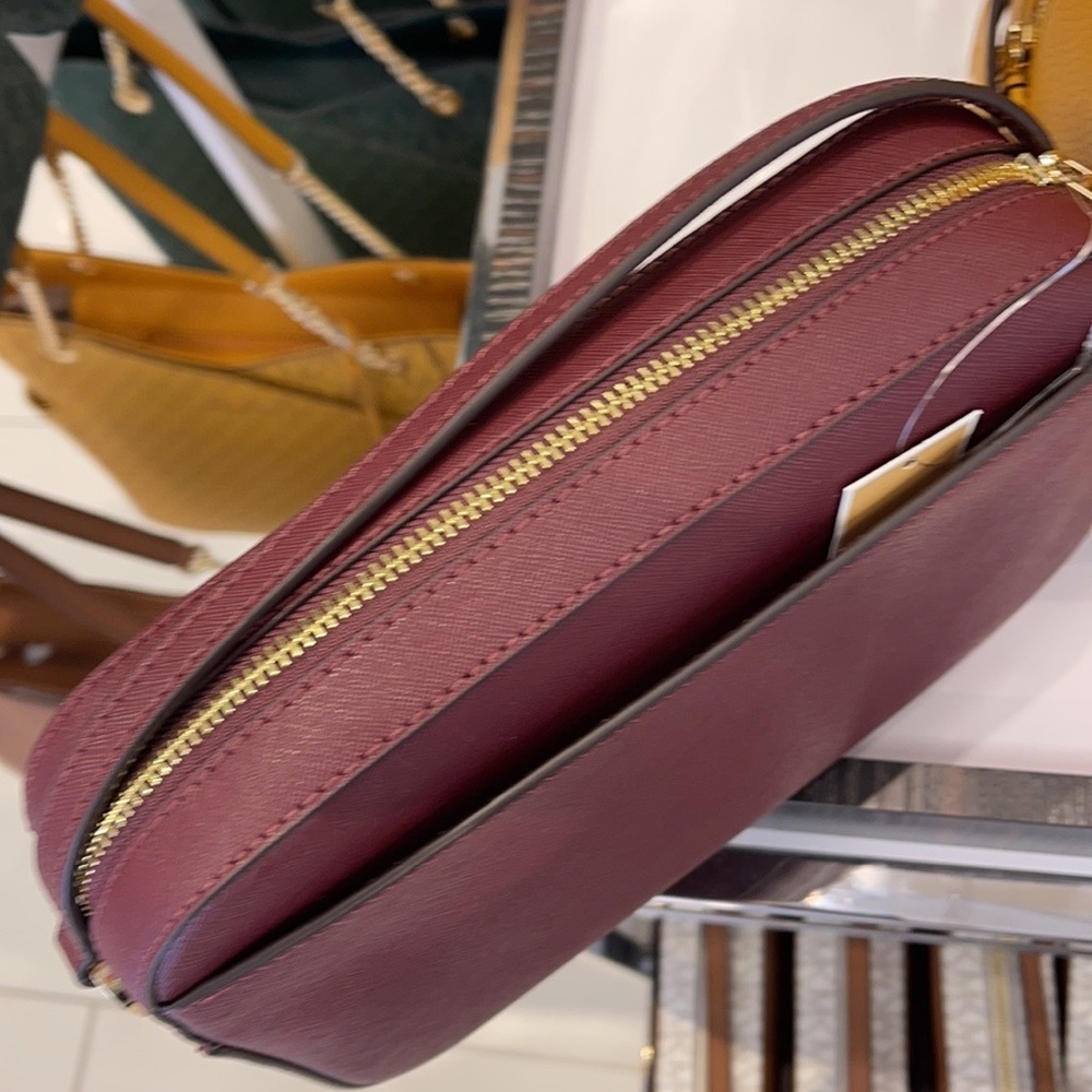 Michael Kors Jet Set Item Large East West Zip Chain Merlot Crossbody Bag
leather - Picture 5 of 16